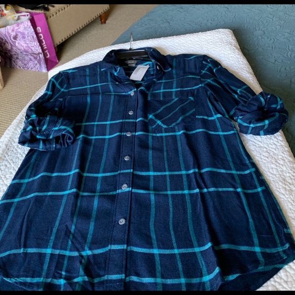 Button down Ladies window pane shirt is - Picture 5 of 7